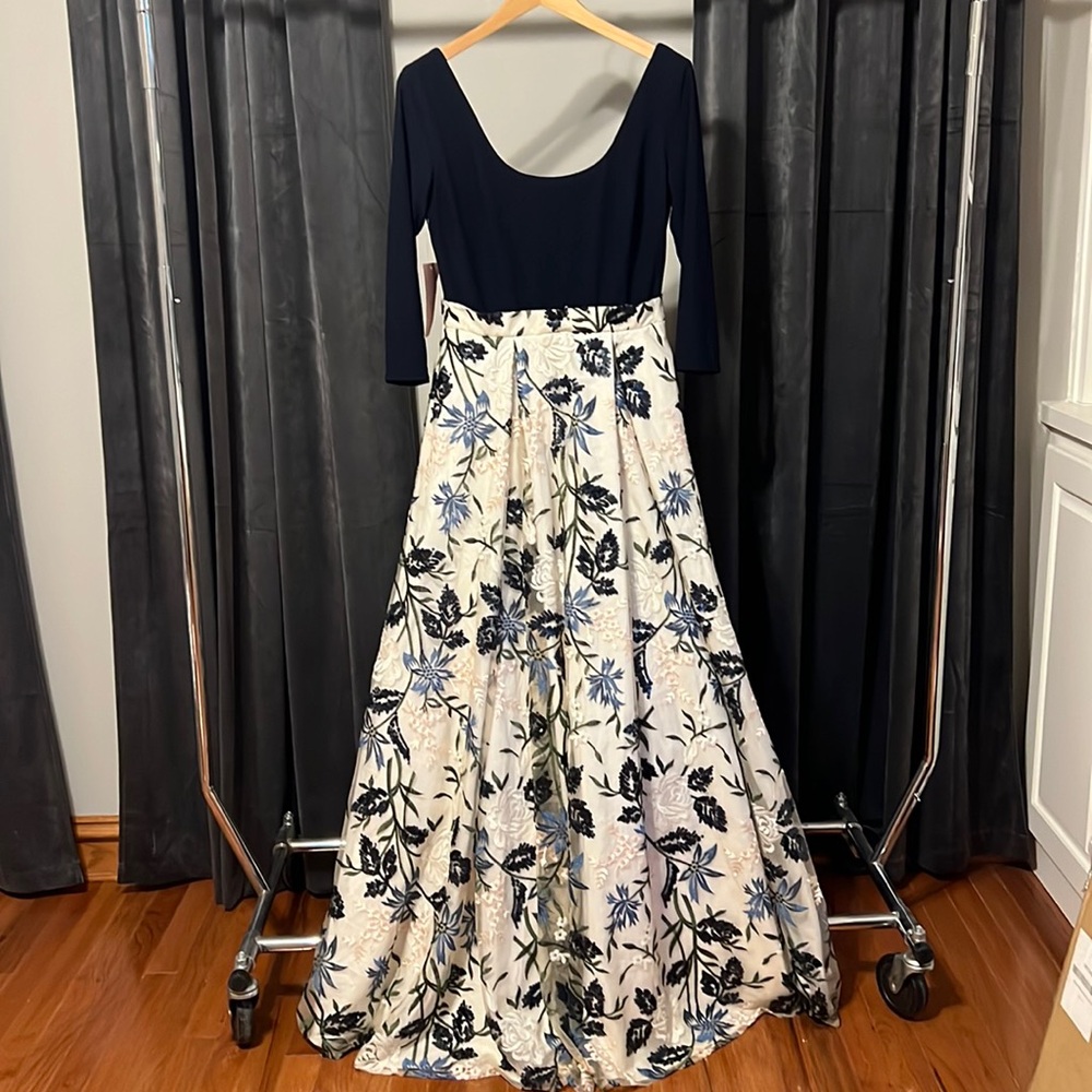 Gorgeous BHLDN Anthropology Embroidered Navy Ballgown
